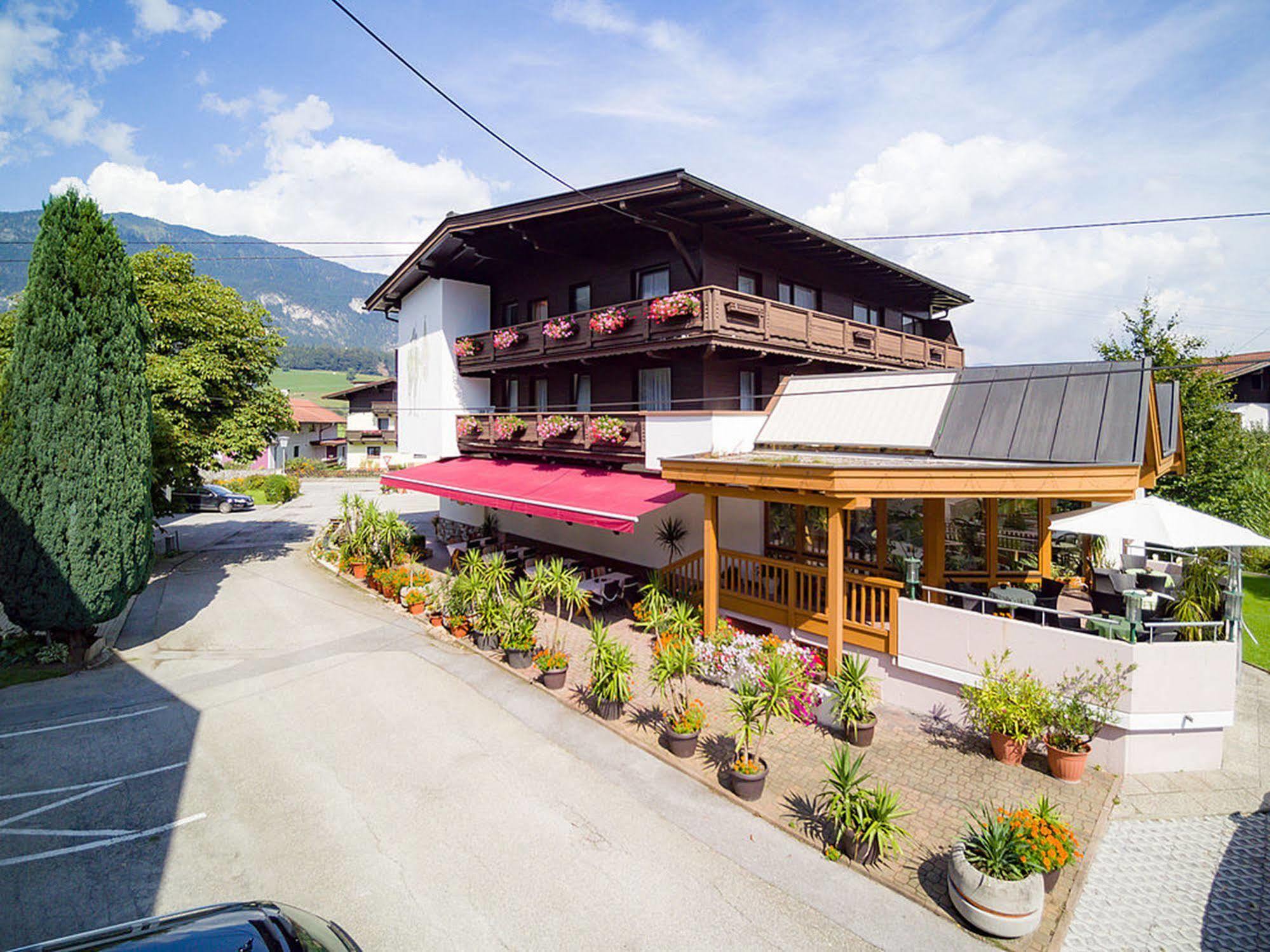 Gasthof Pension Alpenblick Radfeld エクステリア 写真