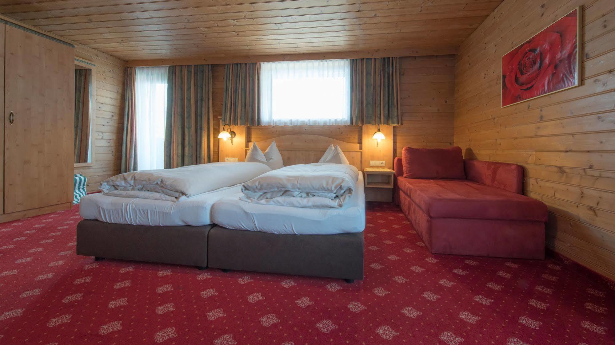 Gasthof Pension Alpenblick Radfeld エクステリア 写真